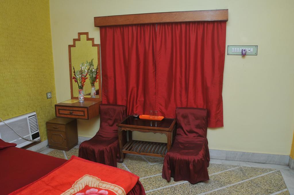New Hotel White Palace Kolkata Room photo