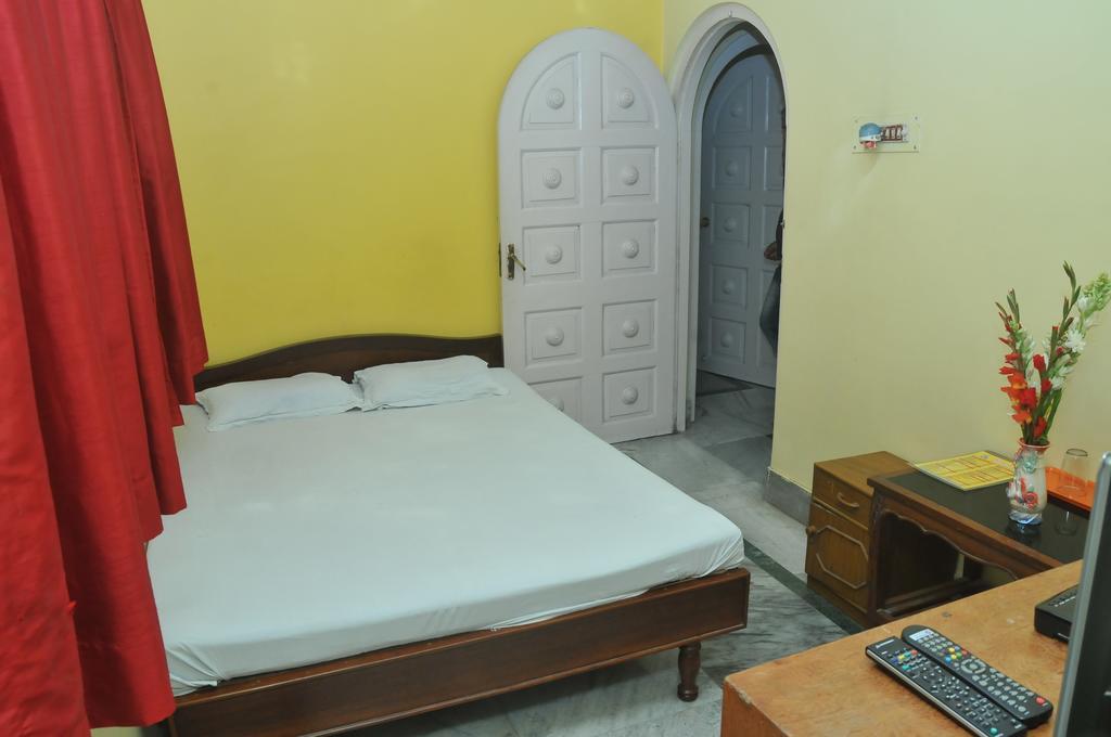 New Hotel White Palace Kolkata Room photo