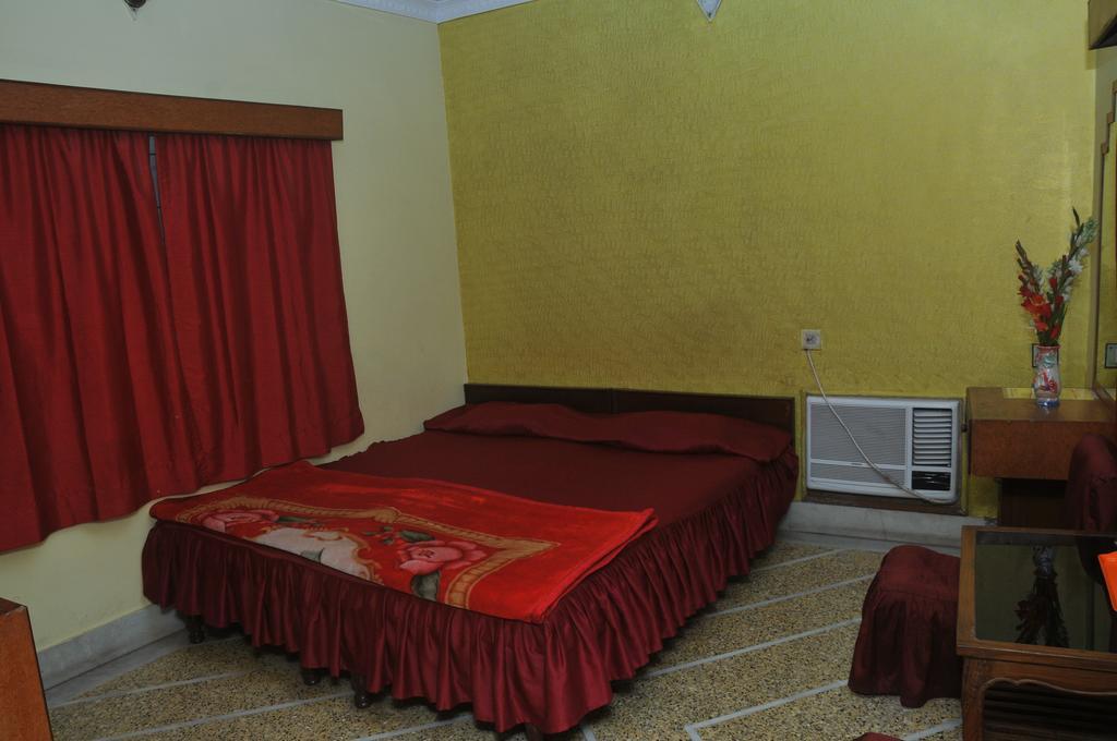New Hotel White Palace Kolkata Exterior photo