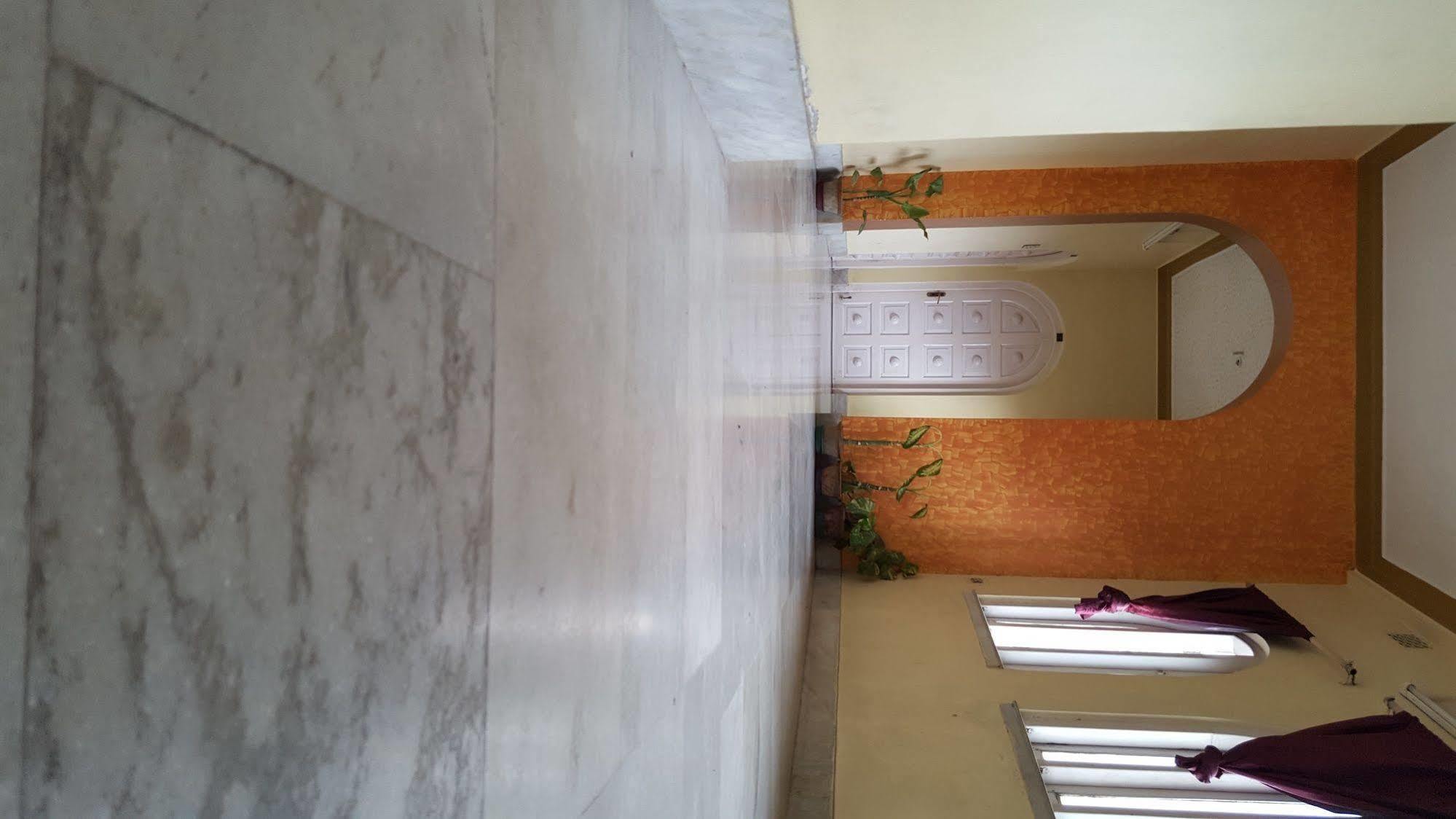 New Hotel White Palace Kolkata Exterior photo